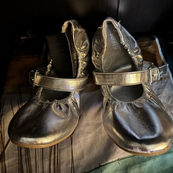 Metallic ballerina flats with buckle detail - Picture 5 of 5